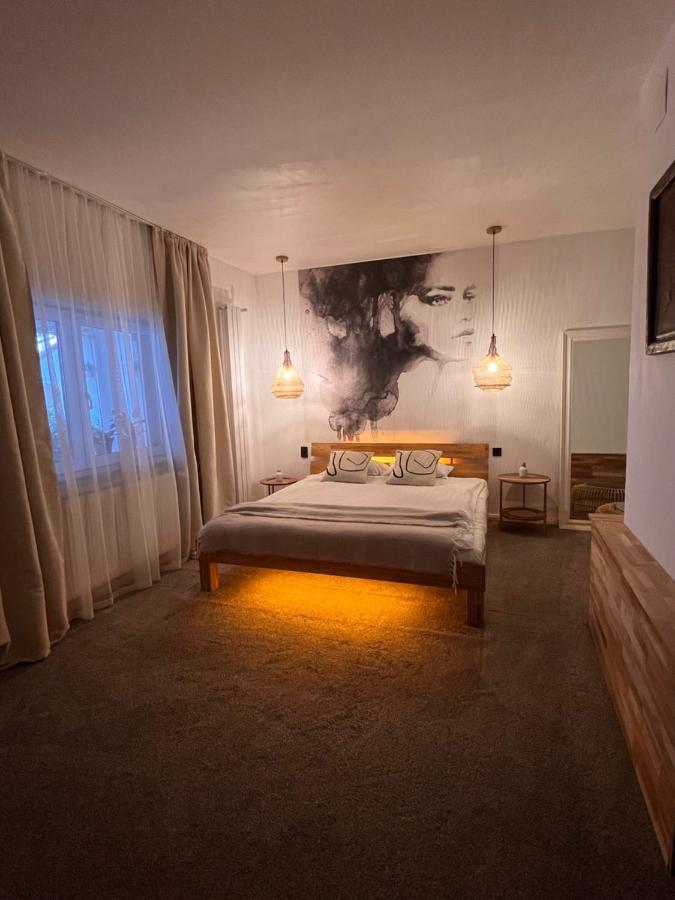 Shard Boutique Hotel Braşov Extérieur photo