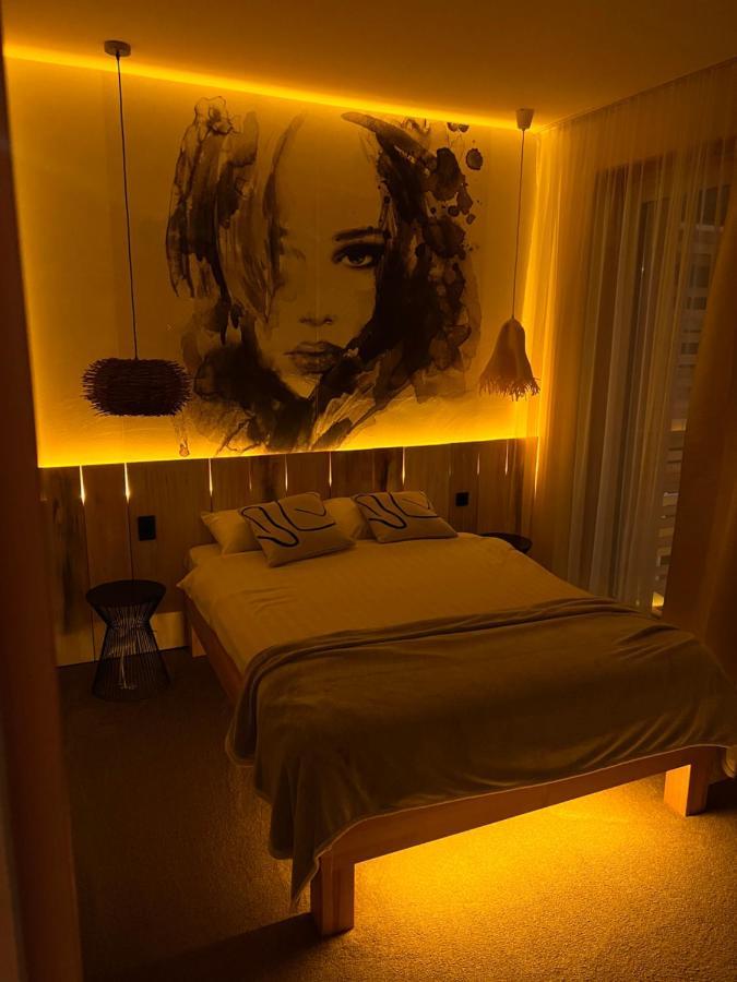 Shard Boutique Hotel Braşov Extérieur photo