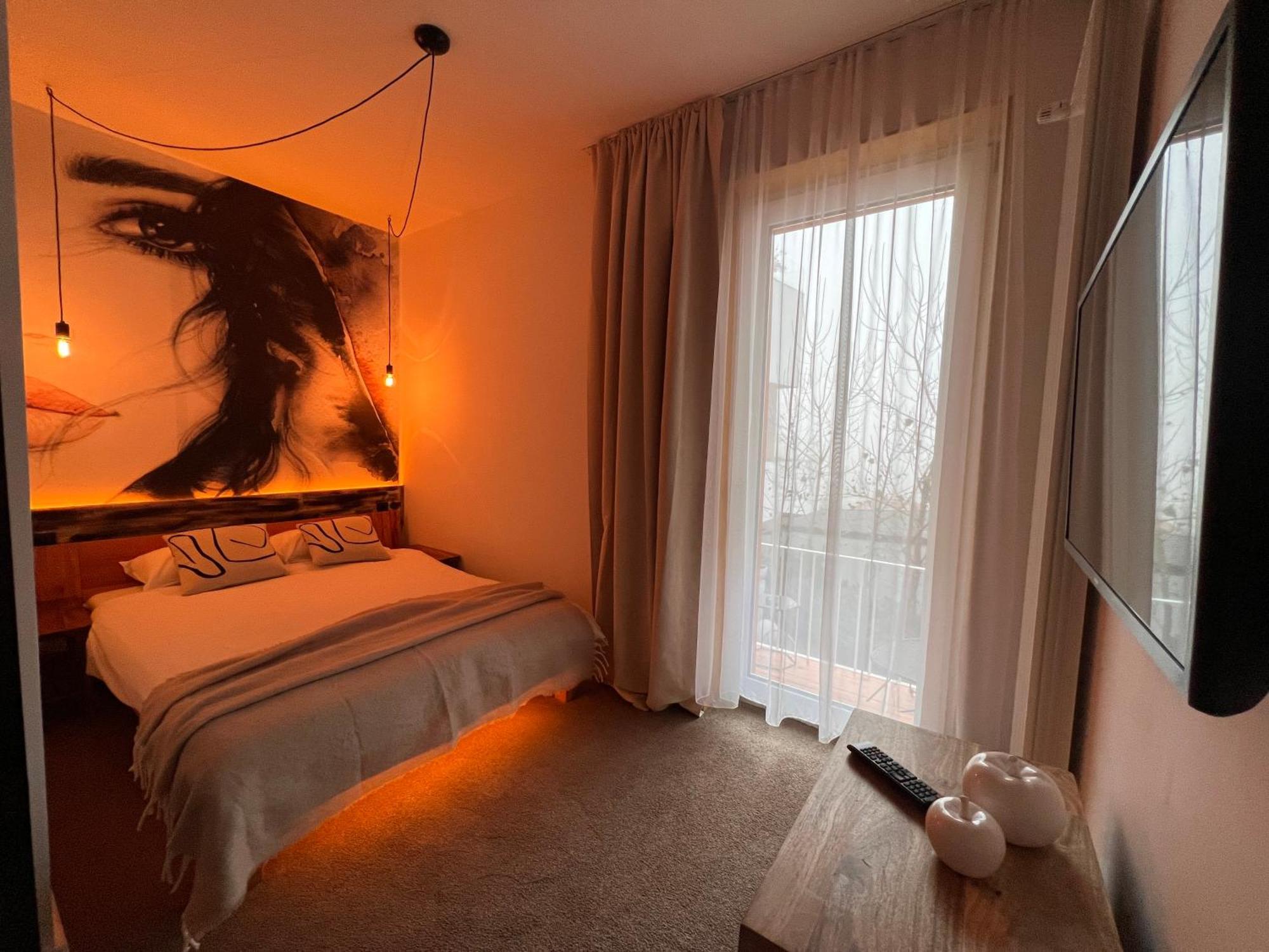 Shard Boutique Hotel Braşov Extérieur photo