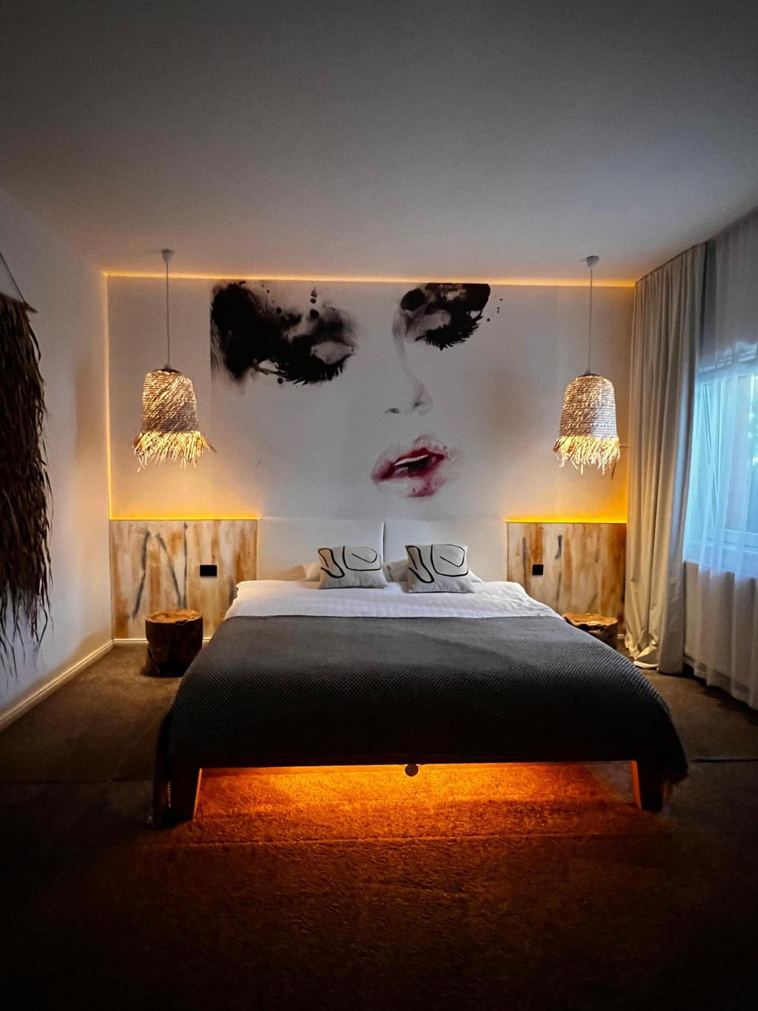 Shard Boutique Hotel Braşov Extérieur photo