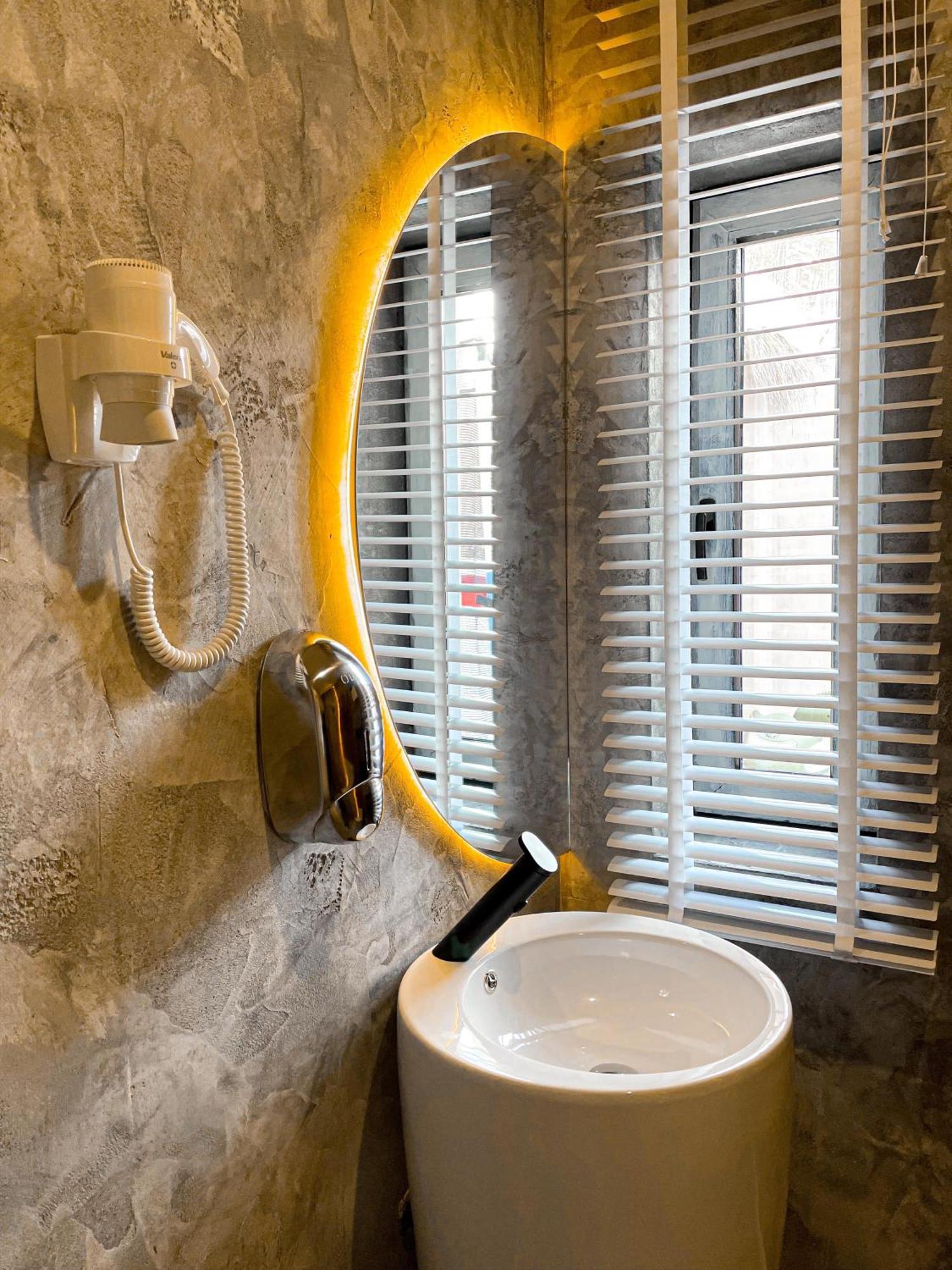 Shard Boutique Hotel Braşov Extérieur photo